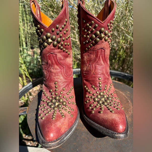 Old Gringo Red Studded Boots - Picture 7 of 16